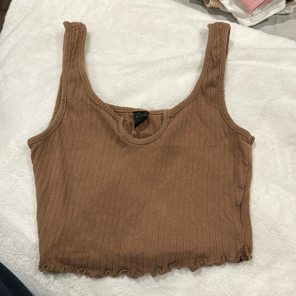brown tank top